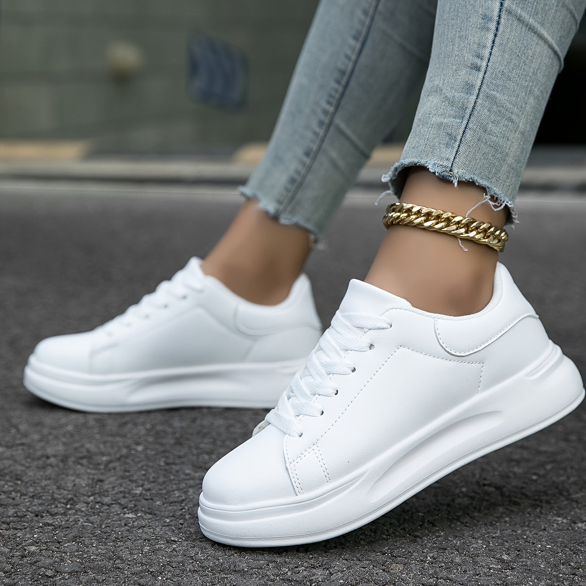 Ortopediska vita syntetiskt tygsneakers för kvinnor