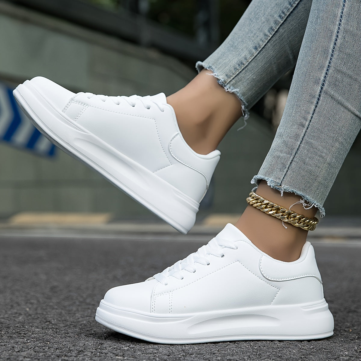 Ortopediska vita syntetiskt tygsneakers för kvinnor