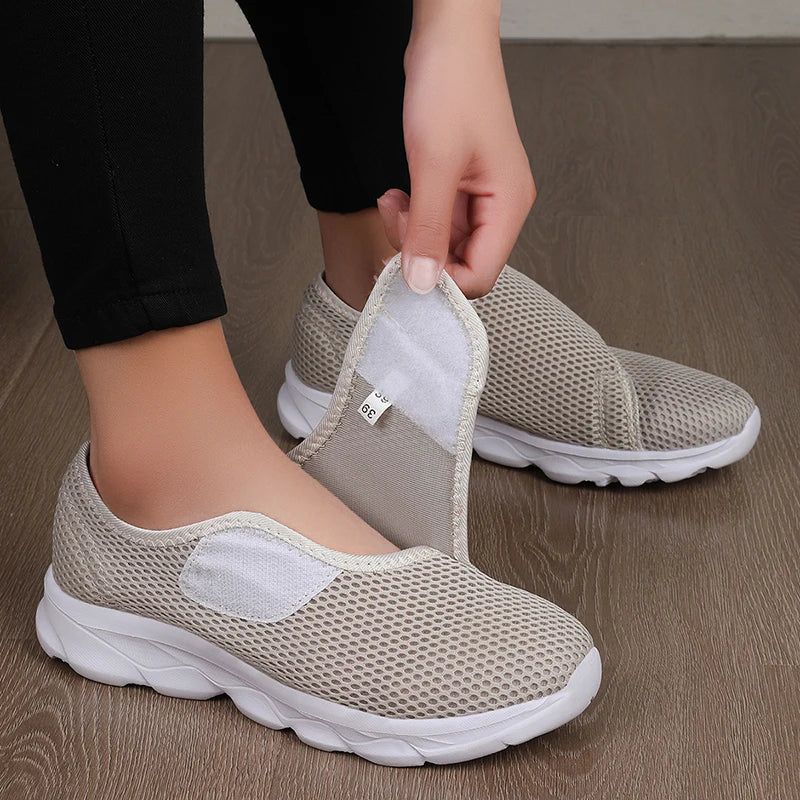 "Kvinnor promenadskor för bred fot, beige, blå, svart. Modern design, andningsbart material för maximal komfort."