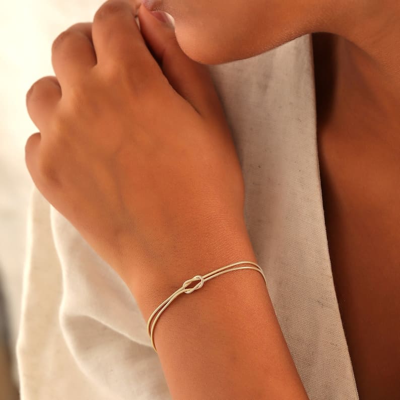 Armband Damer - Elegant Kärleksknop Design | Justerbar