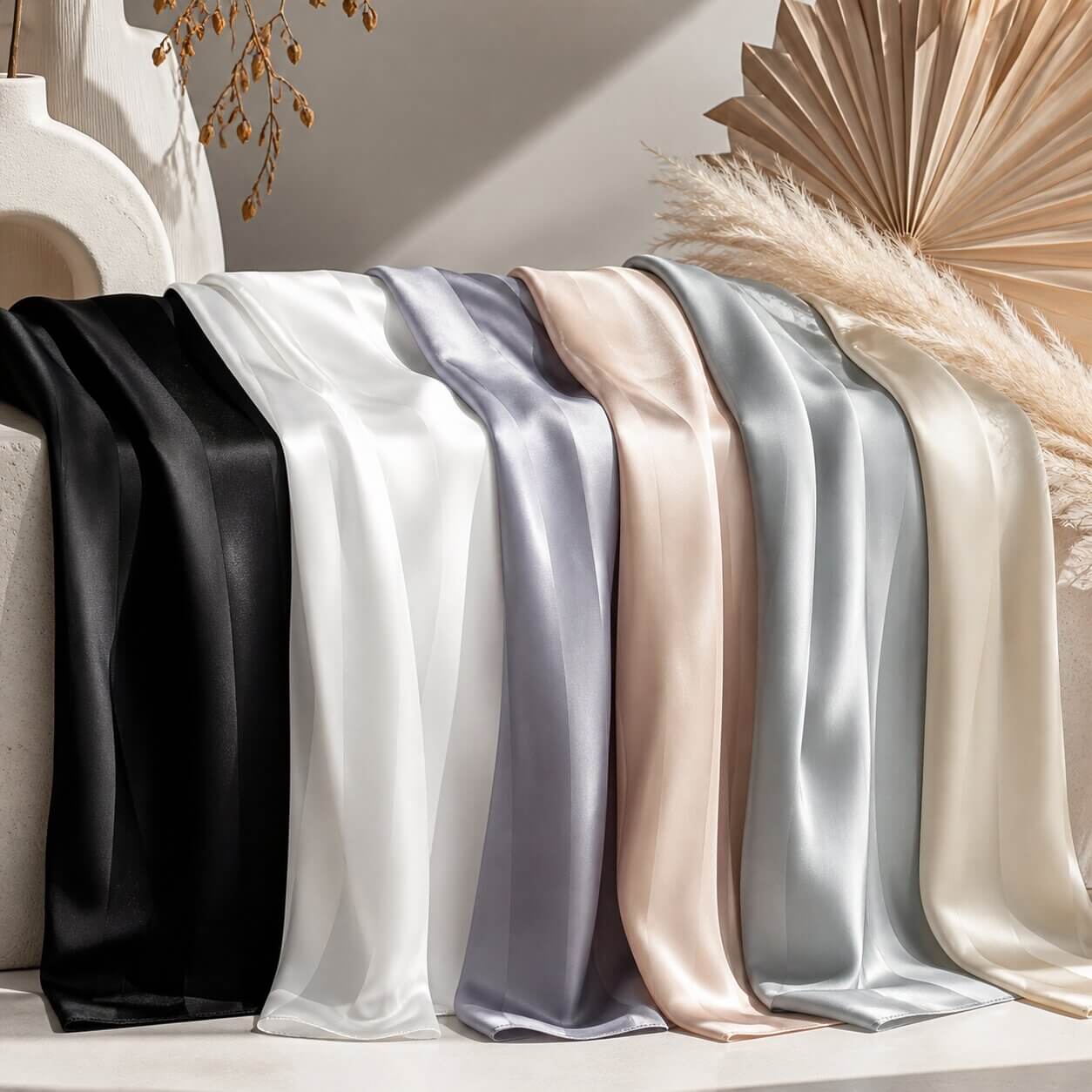 Pyjamas för dam | Pyjamasset med knäppning | Satin lounge set | Sidenro